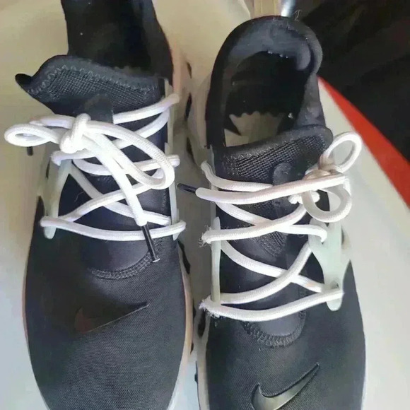 Nike React Presto Ghost Shoes 2019 Black White Men's Size 9 US- AV2605-003 - Picture 4 of 8